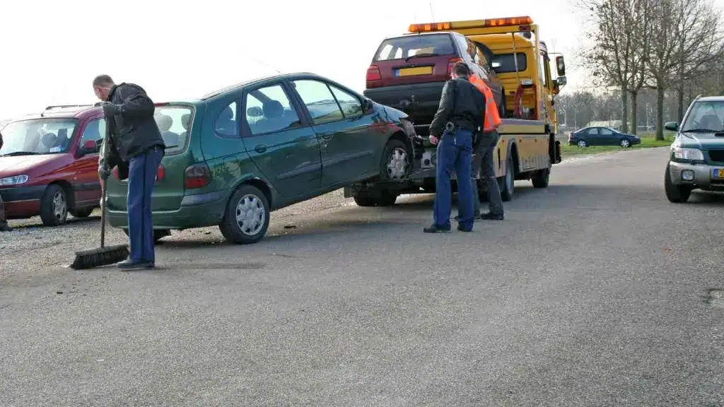 Car towing service - SMC Towing Group Emergency flatbed towing service by SMC Towing Group Ottawa